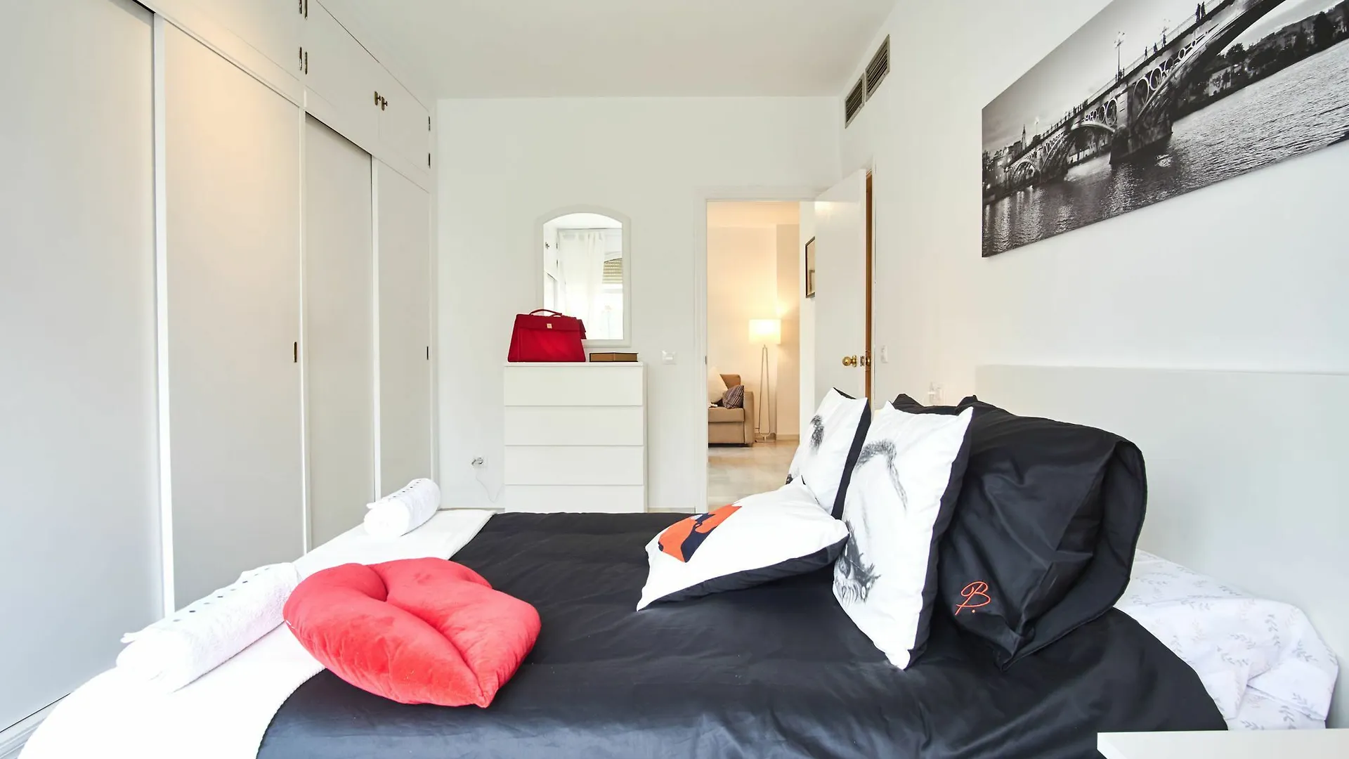 Comodo Y Amplio Apartamento En Triana Seville Apartment